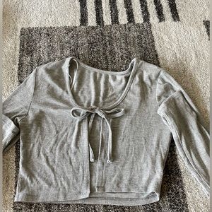Barely used, grey tie in the front crop long sleeve